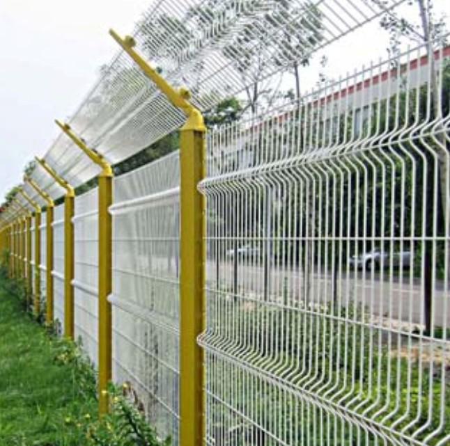 桃型柱護欄網 美化與防護并重的圍欄設施